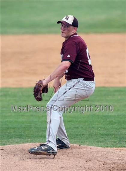 Thumbnail 1 in Tonawanda vs. Westhill (NYSPHSAA Class B Semifinal) photogallery.