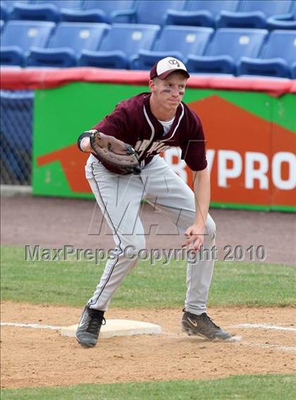 Thumbnail 3 in Tonawanda vs. Westhill (NYSPHSAA Class B Semifinal) photogallery.