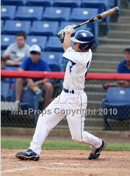 Thumbnail 2 in Tonawanda vs. Westhill (NYSPHSAA Class B Semifinal) photogallery.