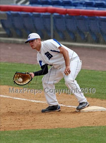 Thumbnail 2 in Tonawanda vs. Westhill (NYSPHSAA Class B Semifinal) photogallery.