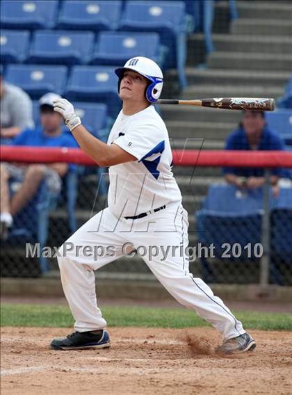 Thumbnail 3 in Tonawanda vs. Westhill (NYSPHSAA Class B Semifinal) photogallery.