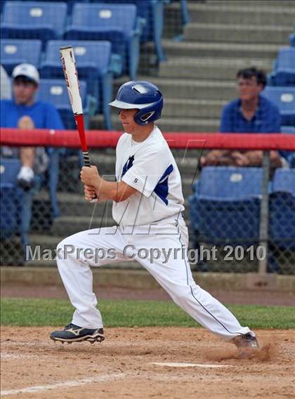 Thumbnail 2 in Tonawanda vs. Westhill (NYSPHSAA Class B Semifinal) photogallery.