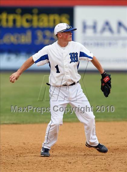 Thumbnail 3 in Tonawanda vs. Westhill (NYSPHSAA Class B Semifinal) photogallery.