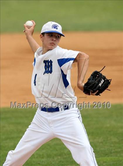 Thumbnail 1 in Tonawanda vs. Westhill (NYSPHSAA Class B Semifinal) photogallery.