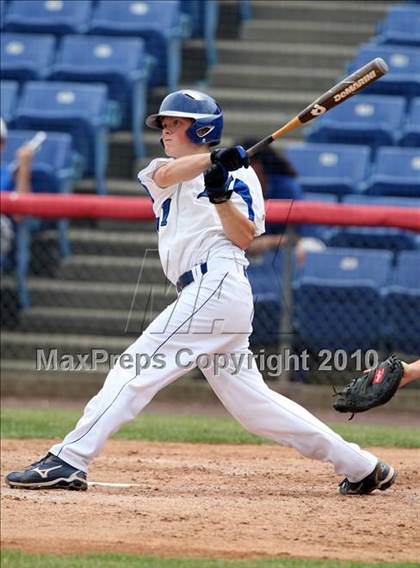Thumbnail 1 in Tonawanda vs. Westhill (NYSPHSAA Class B Semifinal) photogallery.