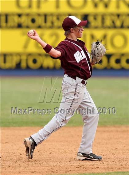 Thumbnail 1 in Tonawanda vs. Westhill (NYSPHSAA Class B Semifinal) photogallery.