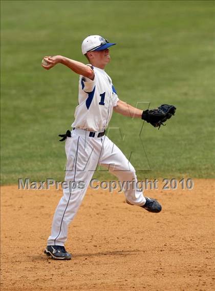Thumbnail 3 in Tonawanda vs. Westhill (NYSPHSAA Class B Semifinal) photogallery.