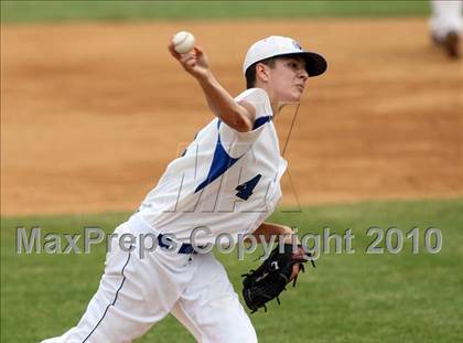 Thumbnail 3 in Tonawanda vs. Westhill (NYSPHSAA Class B Semifinal) photogallery.