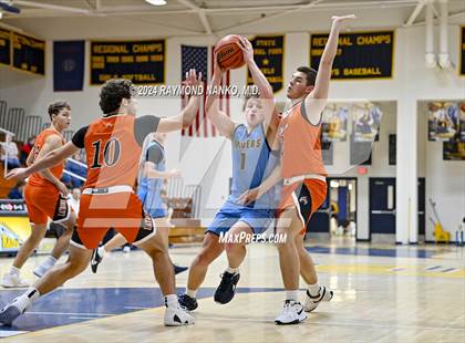Thumbnail 1 in Shenandoah vs. Greater Latrobe (Raider Christmas Classic) photogallery.