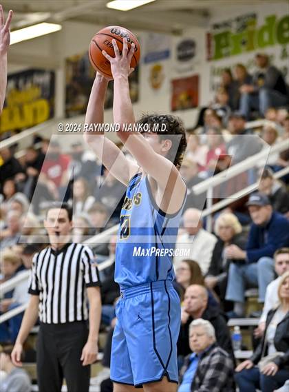 Thumbnail 3 in Shenandoah vs. Greater Latrobe (Raider Christmas Classic) photogallery.