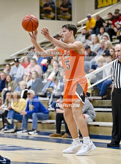 Thumbnail 1 in Shenandoah vs. Greater Latrobe (Raider Christmas Classic) photogallery.