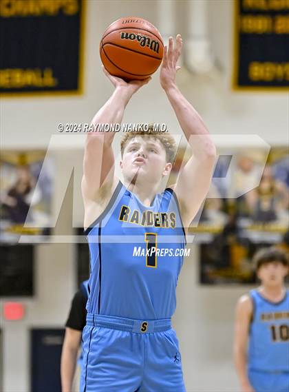 Thumbnail 2 in Shenandoah vs. Greater Latrobe (Raider Christmas Classic) photogallery.