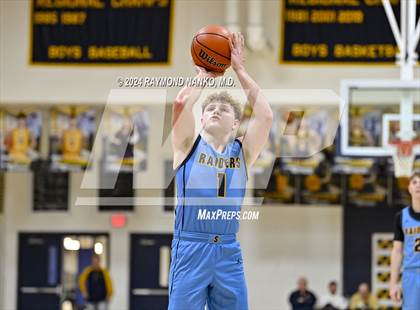 Thumbnail 2 in Shenandoah vs. Greater Latrobe (Raider Christmas Classic) photogallery.