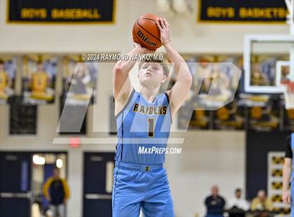 Thumbnail 1 in Shenandoah vs. Greater Latrobe (Raider Christmas Classic) photogallery.