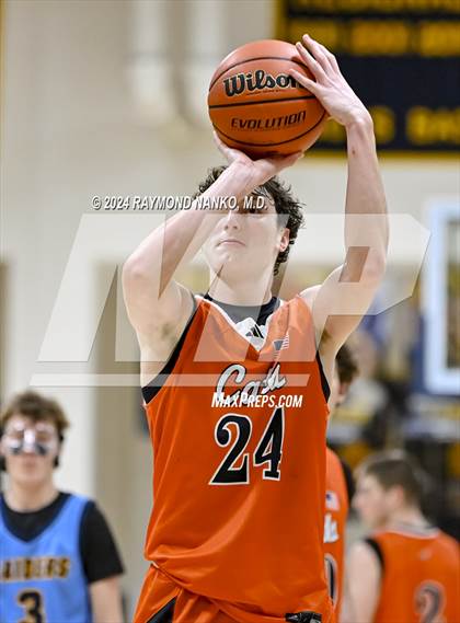 Thumbnail 2 in Shenandoah vs. Greater Latrobe (Raider Christmas Classic) photogallery.