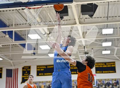 Thumbnail 2 in Shenandoah vs. Greater Latrobe (Raider Christmas Classic) photogallery.