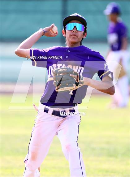 Thumbnail 1 in Kirtland Central vs. Cherry Creek (Coach Bob National Invitational) photogallery.