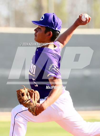 Thumbnail 2 in Kirtland Central vs. Cherry Creek (Coach Bob National Invitational) photogallery.