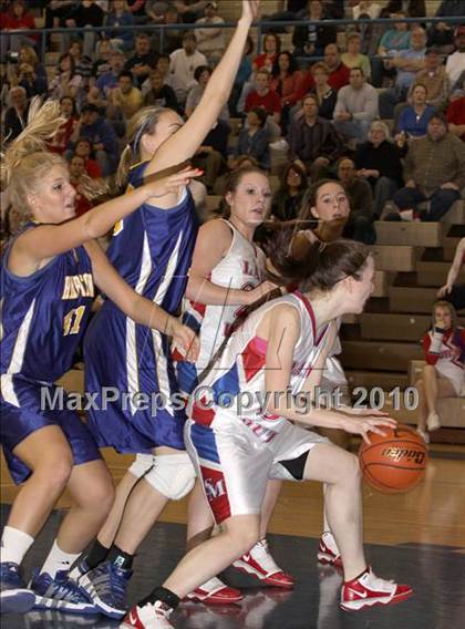 Thumbnail 3 in Hampton vs. St. Marys (PIAA Class AAA First Round) photogallery.