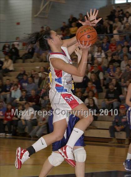 Thumbnail 2 in Hampton vs. St. Marys (PIAA Class AAA First Round) photogallery.