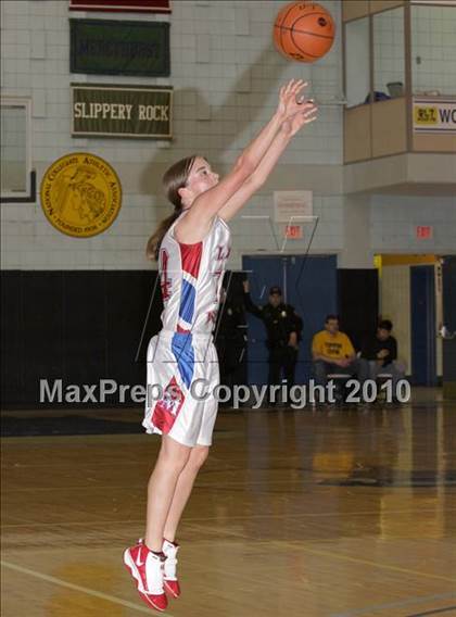 Thumbnail 3 in Hampton vs. St. Marys (PIAA Class AAA First Round) photogallery.