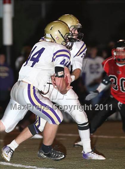 Thumbnail 2 in Holy Cross vs. Somerset (2011 Class 2A KHSAA Commonwealth Gridiron Bowl) photogallery.