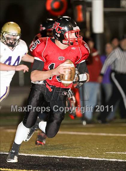 Thumbnail 1 in Holy Cross vs. Somerset (2011 Class 2A KHSAA Commonwealth Gridiron Bowl) photogallery.