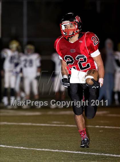 Thumbnail 2 in Holy Cross vs. Somerset (2011 Class 2A KHSAA Commonwealth Gridiron Bowl) photogallery.