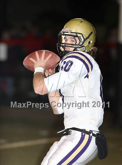 Thumbnail 2 in Holy Cross vs. Somerset (2011 Class 2A KHSAA Commonwealth Gridiron Bowl) photogallery.