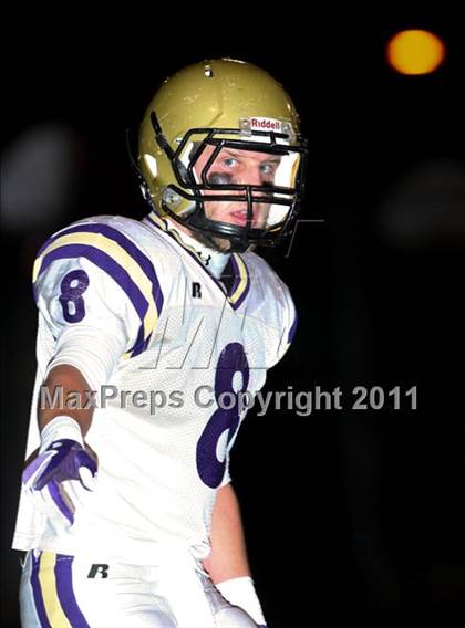 Thumbnail 2 in Holy Cross vs. Somerset (2011 Class 2A KHSAA Commonwealth Gridiron Bowl) photogallery.