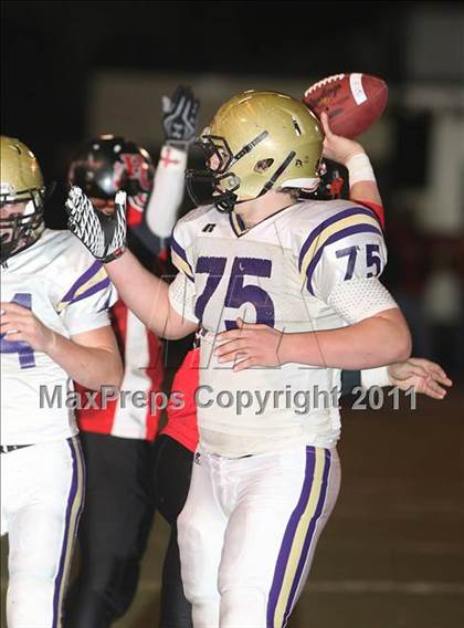 Thumbnail 1 in Holy Cross vs. Somerset (2011 Class 2A KHSAA Commonwealth Gridiron Bowl) photogallery.