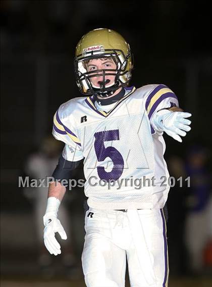 Thumbnail 1 in Holy Cross vs. Somerset (2011 Class 2A KHSAA Commonwealth Gridiron Bowl) photogallery.