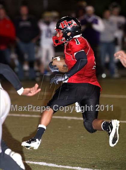 Thumbnail 3 in Holy Cross vs. Somerset (2011 Class 2A KHSAA Commonwealth Gridiron Bowl) photogallery.