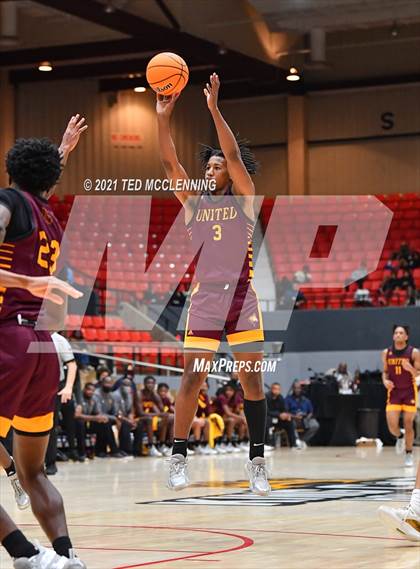 Thumbnail 2 in Christian Brothers vs. Beaumont United (King Cotton Classic) photogallery.