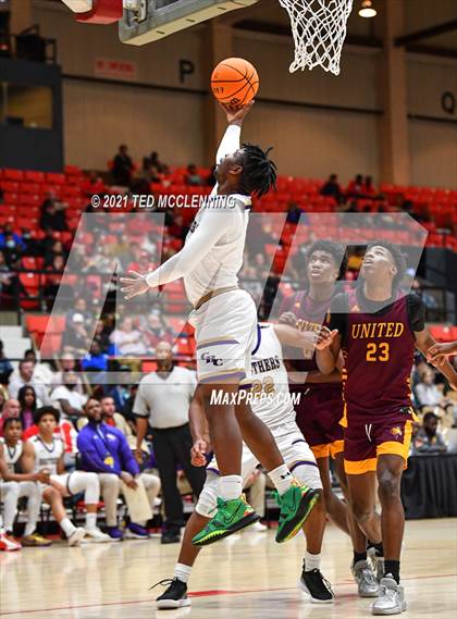 Thumbnail 2 in Christian Brothers vs. Beaumont United (King Cotton Classic) photogallery.