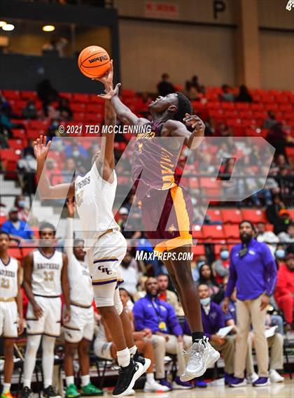 Thumbnail 3 in Christian Brothers vs. Beaumont United (King Cotton Classic) photogallery.