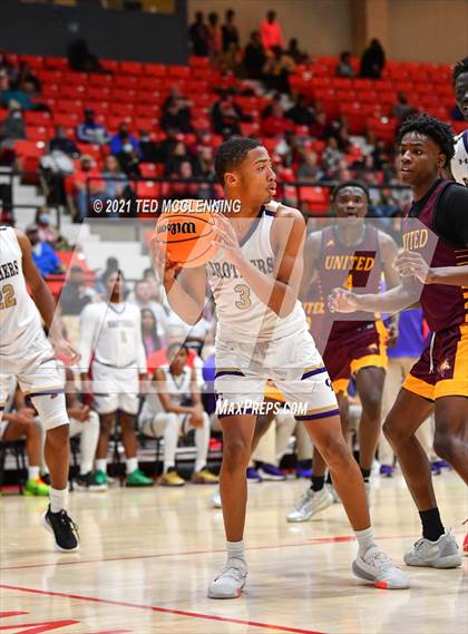Thumbnail 2 in Christian Brothers vs. Beaumont United (King Cotton Classic) photogallery.