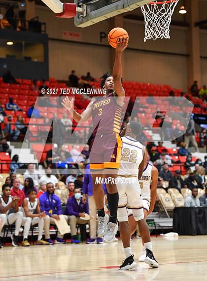 Thumbnail 1 in Christian Brothers vs. Beaumont United (King Cotton Classic) photogallery.