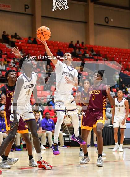 Thumbnail 2 in Christian Brothers vs. Beaumont United (King Cotton Classic) photogallery.