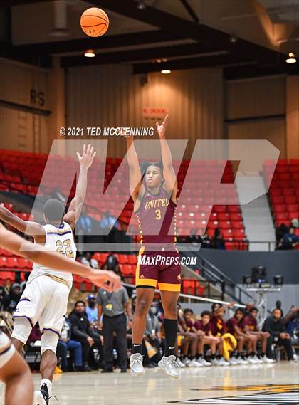 Thumbnail 3 in Christian Brothers vs. Beaumont United (King Cotton Classic) photogallery.