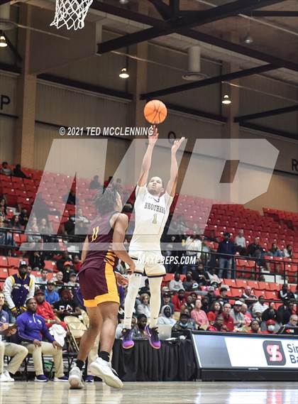 Thumbnail 2 in Christian Brothers vs. Beaumont United (King Cotton Classic) photogallery.