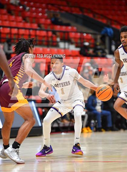 Thumbnail 3 in Christian Brothers vs. Beaumont United (King Cotton Classic) photogallery.