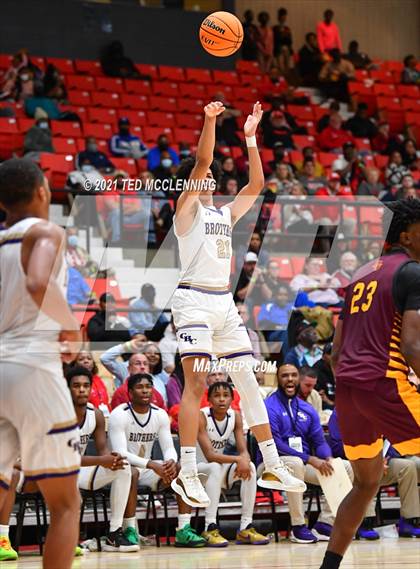 Thumbnail 2 in Christian Brothers vs. Beaumont United (King Cotton Classic) photogallery.