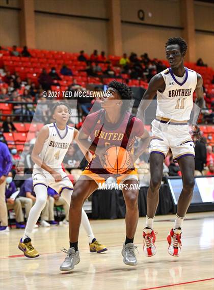 Thumbnail 1 in Christian Brothers vs. Beaumont United (King Cotton Classic) photogallery.