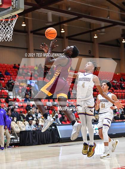 Thumbnail 2 in Christian Brothers vs. Beaumont United (King Cotton Classic) photogallery.