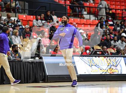 Thumbnail 3 in Christian Brothers vs. Beaumont United (King Cotton Classic) photogallery.