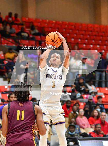 Thumbnail 3 in Christian Brothers vs. Beaumont United (King Cotton Classic) photogallery.