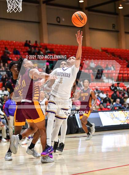 Thumbnail 3 in Christian Brothers vs. Beaumont United (King Cotton Classic) photogallery.
