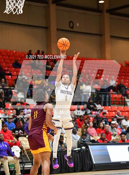 Thumbnail 2 in Christian Brothers vs. Beaumont United (King Cotton Classic) photogallery.