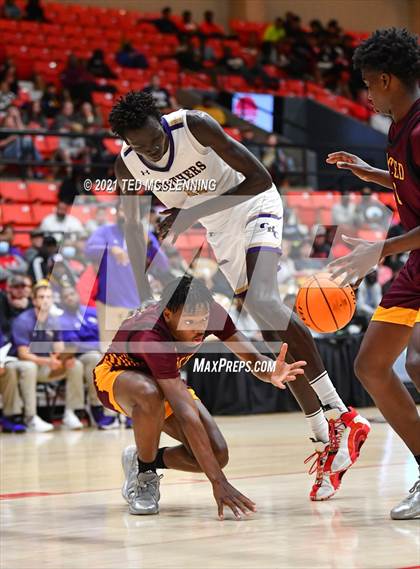 Thumbnail 3 in Christian Brothers vs. Beaumont United (King Cotton Classic) photogallery.